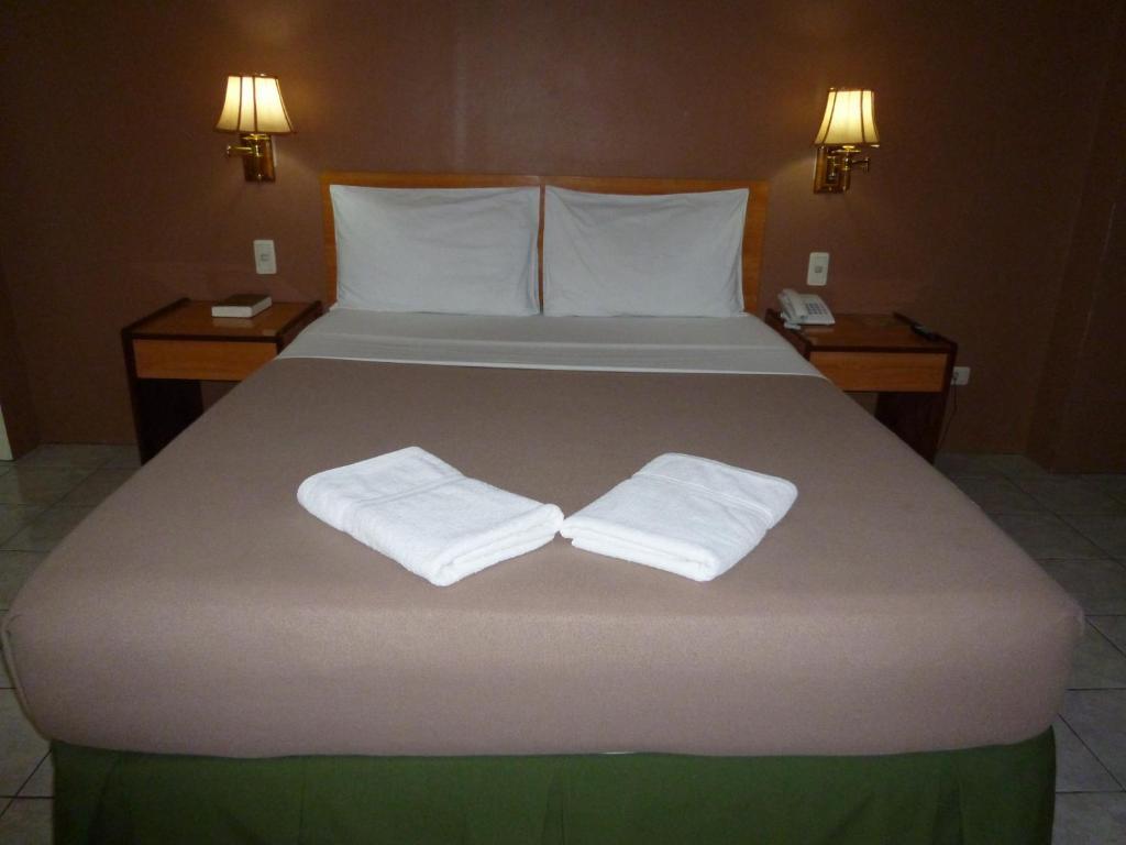 Sequoia Inn Davao Bilik gambar