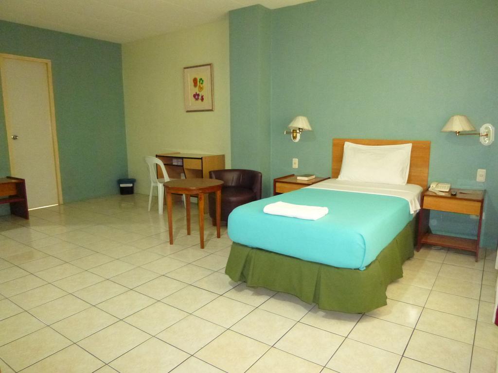 Sequoia Inn Davao Bilik gambar